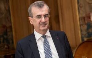 Bank of France governor Francois Villeroy de Galhau promised regulators would quickly examine applications from any financial institutions licensed in Britain