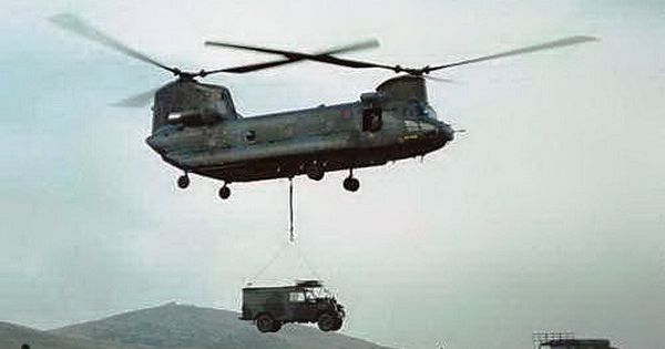 Second Chinook helicopter back in the Falklands from Afghanistan ...