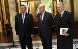 Foreign minister Jose Serra together with former Brazilian president Henrique Fernando Cardoso visited Uruguay to try and convince Uruguay