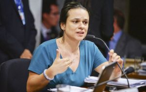 First to speak was prosecutor Janaina Paschoal, who considered fully, proved all charges against the president and demanded that the Senate impeach her. 