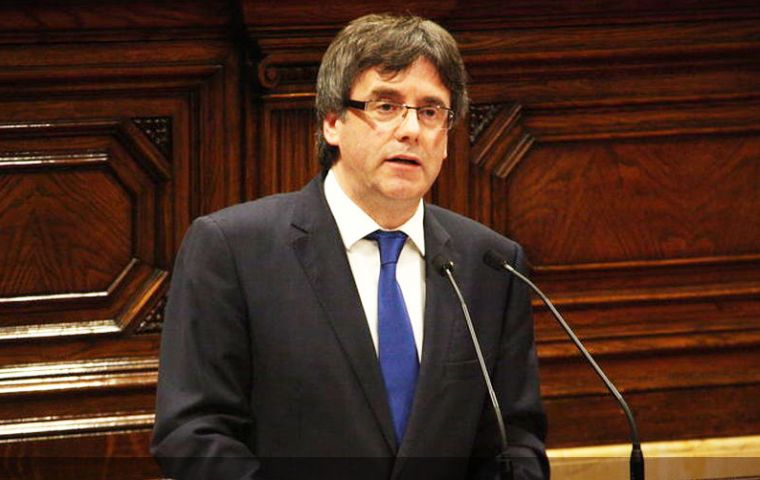 Carles Puigdemont told Parliament “We will look for an agreement (with Madrid) until the very end, we will at every moment work with the will to hold a referendum”