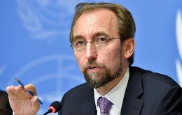 Zeid paid tribute to the Government of Colombia […] ”for having the foresight to invite, and then accept and retain, the presence of a UN human rights office”
