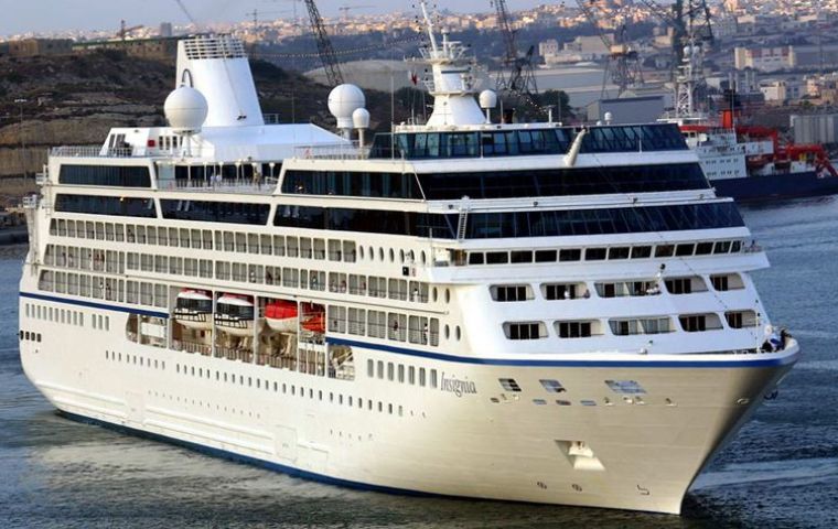 The first international cruise, “Insignia” is scheduled to arrive at Punta Arenas on 29 October with 1.084 passengers