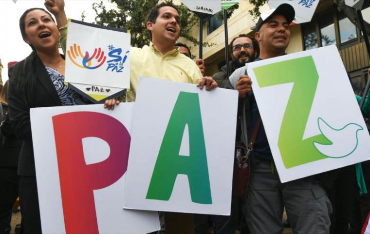 The two pollsters, Datexco and Ipsos Napoleon-Franco, show a comfortable majority of Colombians saying they will ratify the peace deal.
