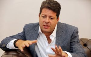 Picardo said that pound’s record low is hitting the spending power of those living and working in Gibraltar, but has enticed many Spaniards cashing in on the Euro 