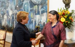 The report was delivered to Bachelet by Eve Crowley, FAO representative in Chile, and Alejandro Flores, FAO Fisheries Officer for Latin America and Caribbean