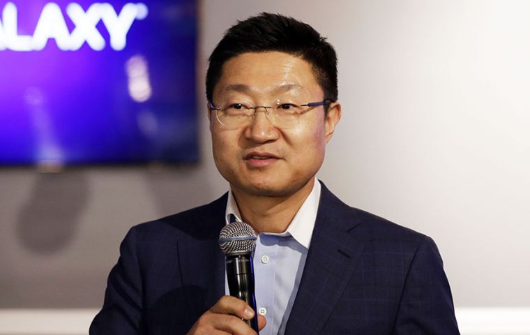 “At Samsung, we innovate to deliver breakthrough technologies that enrich people’s lives,” wrote Gregory Lee, president of Samsung Electronics N America