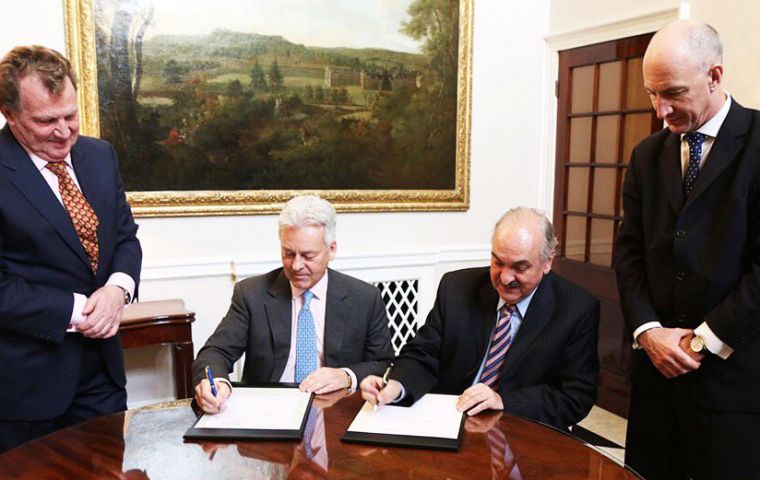(L-R) Argentine Amb Sersale di Cerisano stands next to Sir Alan Duncan, and Deputy minister Pedro Villagra Delgado with UK ambassador in BA, Mark Kent 