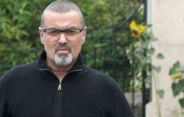 “Last Christmas” star George Michael, 53, found dead at his home on Christmas Day 