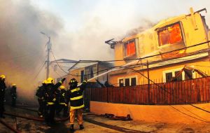 The flames had “damaged 100 homes in an area where there are 500,” deputy interior minister Mahmud Aleuy told a news conference (pics AFP)