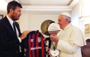 He is also closely linked to San Lorenzo, Pope Francis football team. When they won a Cup, the team and Tinelli visited the Pope