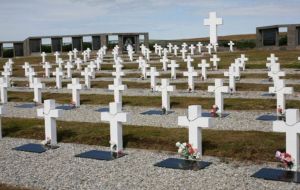 The Darwin cemetery where this year the remains of unknown Argentine soldiers will begin to be identified by a mission headed by the Red Cross 
