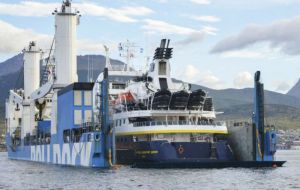 National Geographic Orion loaded on to the Rolldock Storm in Ushuaia after a seven hour operation