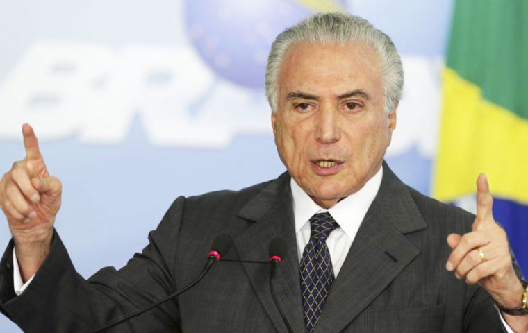 Temer plans to send Congress a bill allowing 100% foreign ownership of airlines, though investors will be obliged to help expand regional flight services, sources said.