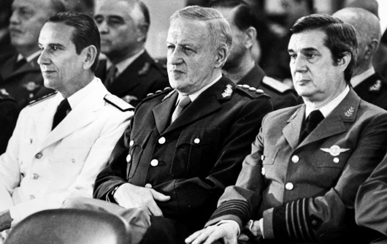 Brigadier Lami Dozo  R next to his Military Junta colleagues, General Galtieri ©and Admiral Anaya (L)