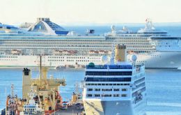 Over the weekend 4.000 visitors from the Silver Spirit, Queen Victoria and Stella Australis, landed in Punta Arenas