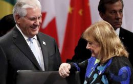  The Argentine minister meets her US counterpart Rex Tillerson in Bonn (Pic EFE)