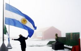 “Antarctica policy is one of the few State policies that continues despite time and different governments, and gives it sustainability”, said minister Julio Martínez