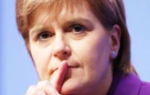  Ms Sturgeon: to stand in defiance of the request would be for Ms May ”to shatter beyond repair any notion of the UK as a respectful partnership of equals”