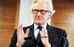 Lord Heseltine questioned how Theresa May campaigned to remain in the EU but “within a few weeks” of becoming PM, insist “Brexit means Brexit”. 