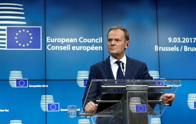 In a letter to the EU-27 European Council President Donald Tusk says agreement on “people, money and Ireland” must come before Brexit negotiations