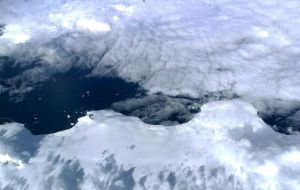 Föhn winds in Antarctica occur around 65% of the time during spring and summer, and it was not know how much they influence the creation of melt pools