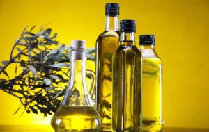 The FAO Vegetable Oil Price Index fell 3.9% on the month, pushed down by expectations of bumper soy harvests and plantings in South and North America. 