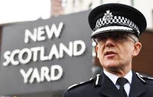 Assistant Commissioner Mark Rowley of the Metropolitan Police said there would be “increased physical measures on London’s bridges to keep the public safe”. 