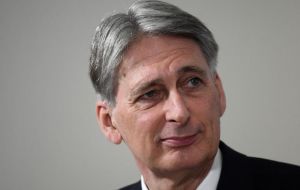 On Friday Chancellor Hammond warned full controls could take “some time”, prompting speculation free movement may continue in all but name after 2019. 