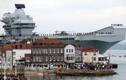 British aircraft carrier HMS Queen Elizabeth into Portsmouth Harbour. (Pic  Innes Marlow)