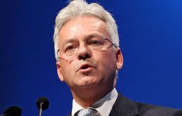 Sir Alan Duncan: “This is a shocking blow to democracy in Venezuela, and a direct attack on a legitimate democratic institution”.