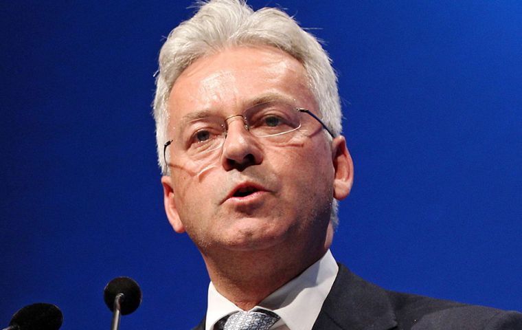 Sir Alan Duncan: “This is a shocking blow to democracy in Venezuela, and a direct attack on a legitimate democratic institution”.