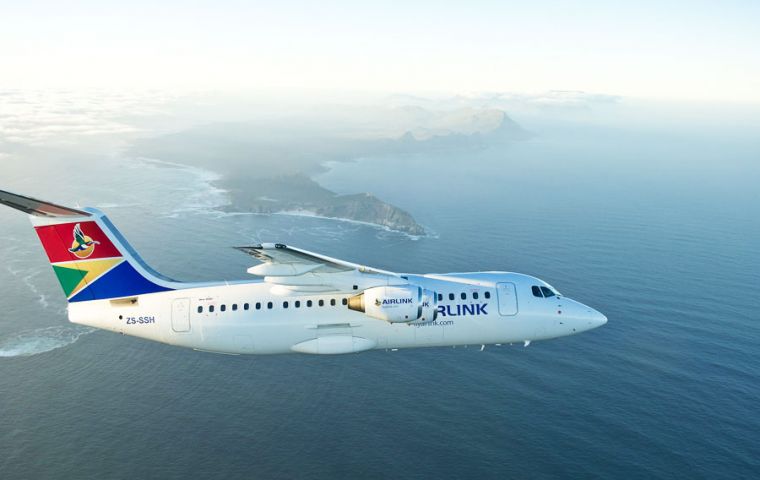 Airlink will operate a weekly service between St Helena and Johannesburg and St Helena/Cape Town (via stopover at Windhoek International Airport, Namibia). 