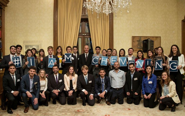 The group of 2017/2018 Chevening scholars with HMA Mark Kent