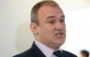 Former Liberal Democrat cabinet minister Sir Ed Davey told marchers he had “gone from anger to distress, from fury to despair”. 
