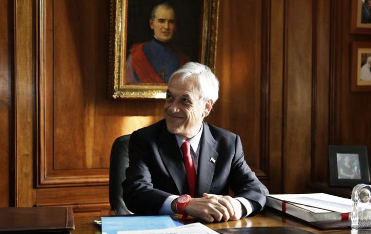 Piñera, who was president of Chile between 2010 and 2014, captured 34% of voter intentions in the survey by GfK Adimark, up from 32% last month.