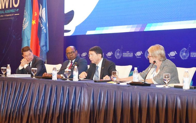  UNWTO Secretary General Taleb Rifai (second right) addresses UNWTO delegates, primarily from the Caribbean region, who were impacted by recent severe natural disasters