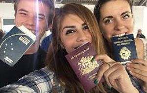 María Romina Dominzain from Uruguay (R), who traveled with Augusto Neubauer from Brazil (L) and Maritza Cárdenas from Chile.(C)