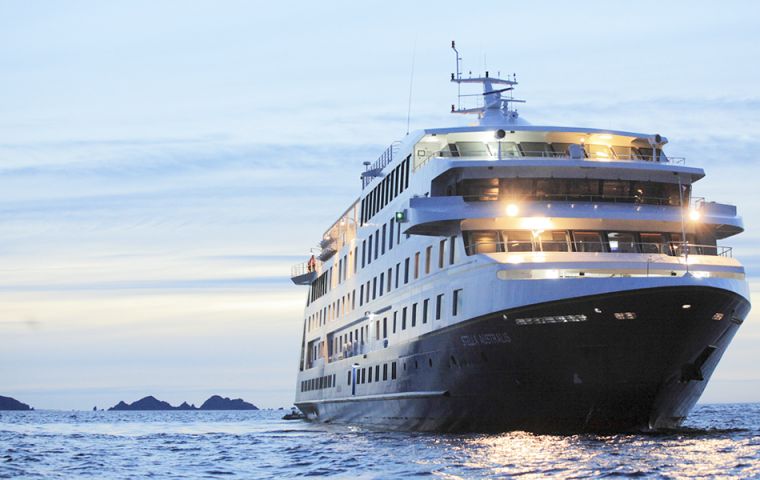 The 100 cabins “Stella Australis” normally opens and closes Punta Arenas regional cruise season which this summer is scheduled to complete 41 calls and 11.152 pax