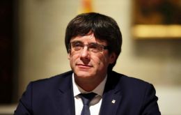 Catalan President Carles Puigdemont plans to address the Catalan parliament on Tuesday at 18:00 local time (16:00 GMT)