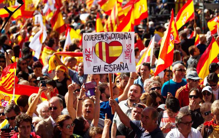 Last Sunday, a big pro-Spanish crowd came out in the streets of Barcelona: 300,000 people according to the police, more than a million according to the organizers