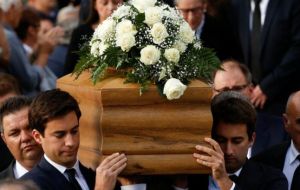 Her family barred Malta's leaders from attending the ceremony, while the EU executive has urged the authorities to find the “barbarous” assassins.