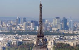 Paris was picked after lots were drawn when three rounds of voting failed to produce a winner. EMA and the EBA currently employ 1,000 people in London.
