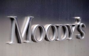 Moody’s raised Argentina’s rating to B2 from B3 with a stable outlook, Moody’s analyst Gabriel Torres said in a statement. 