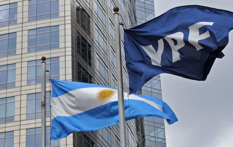 YPF was authorized to sell up to 115 million cubic meters of natural gas to Chile in exchange for methanol. The first gas export should occur within six months.