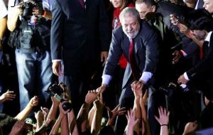 After years of economic decline and corruption scandals, Brazilians are turning away from centrist, traditional candidates, with Lula comfortably leading polls