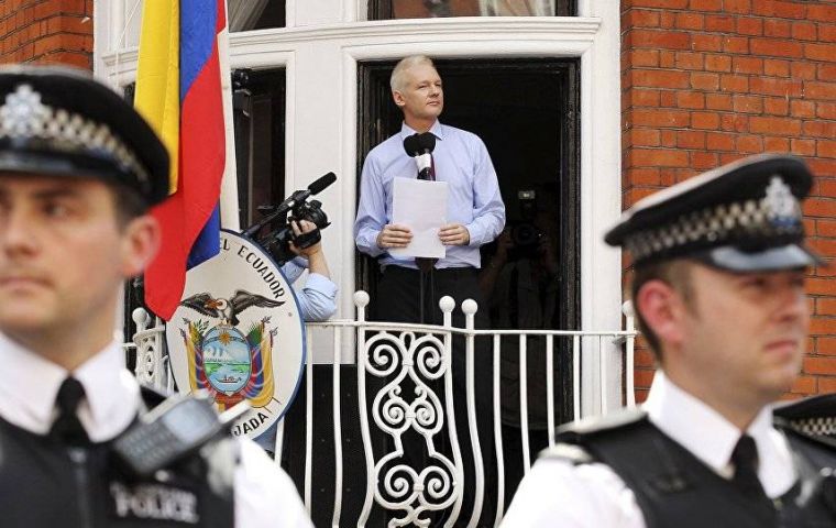 A proposed diplomatic status would give Assange diplomatic immunity, which would make it possible for him to leave the embassy and UK without fear of arrest.