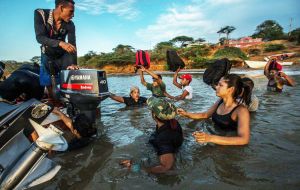 For about $ 100 - the equivalent of about 25 minimum wages - migrants can cross the southern Caribbean and reach one of the former Netherlands Antilles. Pic: Meridith Kohut