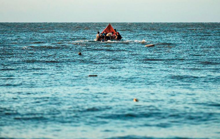 The shipwreck occurred just few meters from the beach of Koraal Tabak. Pic: Meridith Kohut