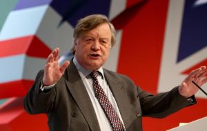 Pro-EU Tory MP Ken Clarke said he believed Lords would make “an enormous number of changes”, and an untroubled passage was an “illusion” 